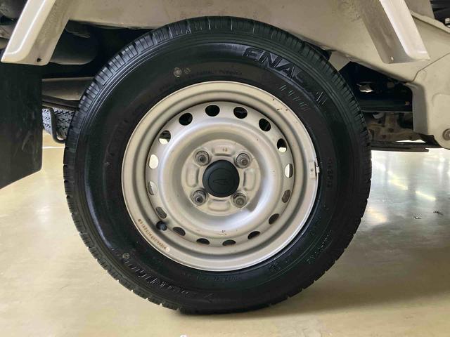 ハイゼットトラックスタンダードラジオ付き　パートタイム４ＷＤ　荷台ゴムマット・プロテクター付き　マニュアルエアコン　マニュアルレベリング機能　シガーソケット　ＡＴ車（鳥取県）の中古車