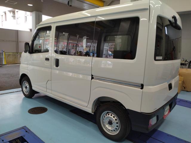 ハイゼットカーゴＤＸサポカーＳワイド適合　オーディオ　エアコン　アクセサリーソケット　コーナーセンサー　アイドリングストップ　光軸調整ダイヤル　横滑り防止機能　誤発進抑制機能　パワーウインドウ　キーレス（神奈川県）の中古車