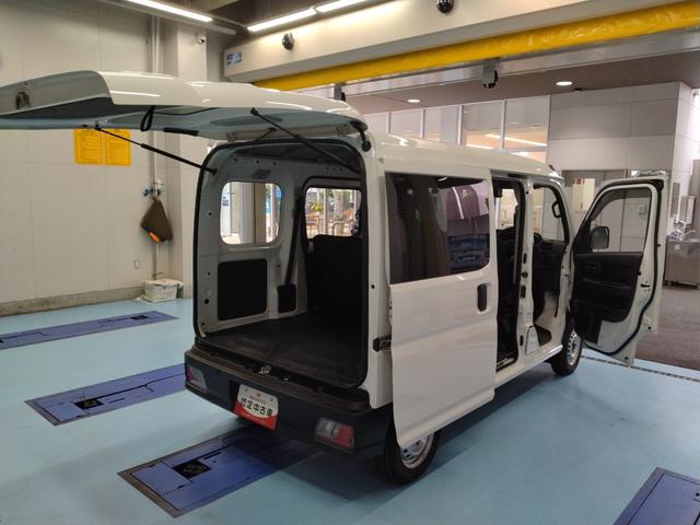 ハイゼットカーゴＤＸサポカーＳワイド適合　オーディオ　エアコン　アクセサリーソケット　コーナーセンサー　アイドリングストップ　光軸調整ダイヤル　横滑り防止機能　誤発進抑制機能　パワーウインドウ　キーレス（神奈川県）の中古車