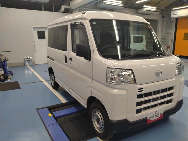 ハイゼットカーゴＤＸサポカーＳワイド適合　ラジオ　エアコン　アクセサリーソケット　コーナーセンサー　アイドリングストップ　光軸調整ダイヤル　横滑り防止機能　誤発進抑制機能　パワーウインドウ　キーレス（神奈川県）の中古車