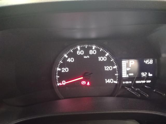 ハイゼットカーゴＤＸサポカーＳワイド適合　ラジオ　エアコン　アクセサリーソケット　コーナーセンサー　アイドリングストップ　光軸調整ダイヤル　横滑り防止機能　誤発進抑制機能　パワーウインドウ　キーレス（神奈川県）の中古車