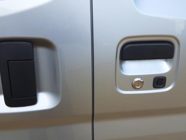 ハイゼットカーゴクルーズターボ　キーフリー　パワーウィンドゥワンオーナー　禁煙車　キーフリー　衝突回避支援システム　誤発信抑制制御機能　　マニュアルエアコン　パワーウインドウ　アイドリングストップ　リヤフルフラットシート　オーディオレス（埼玉県）の中古車