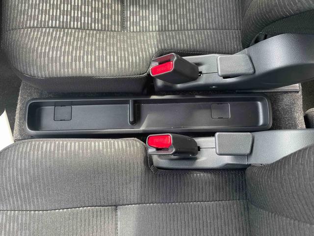 ハイゼットカーゴクルーズ／４ＷＤ／ワンオーナー　禁煙車　衝突回避支援システム　誤発進抑制制御機能　キーフリー　大型ＬＥＤ荷室灯　オーバーヘッドシェルフ　オートハイビーム　コーナーセンサー　リヤヒーター　スライドドアイージークローザー（埼玉県）の中古車
