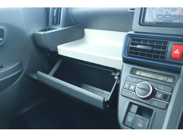 タントＸ　当店使用試乗車ＵＰ車走行２００７キロ　純正ナビ　左右シートヒーター　左パワースライドドア　クリアランスソナー（埼玉県）の中古車