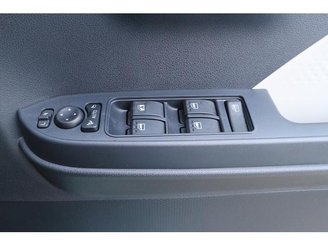 タントＸ　当店使用試乗車ＵＰ車走行２００７キロ　純正ナビ　左右シートヒーター　左パワースライドドア　クリアランスソナー（埼玉県）の中古車