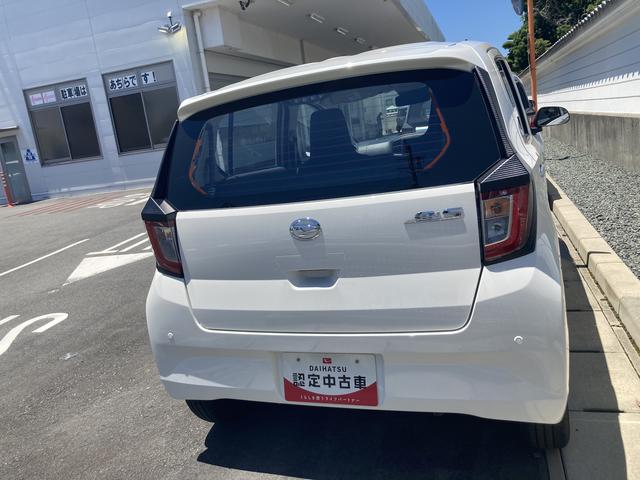ミライースＬ　ＳＡIII１３インチフルホイールキャップ　マルチリフレクターハロゲンヘッドランプ　可倒式ドアミラー　自発光式デジタルメーターアンバーイルミネーションメーター　マニュアルエアコン（ダイヤル式）　キーレスエントリー（静岡県）の中古車