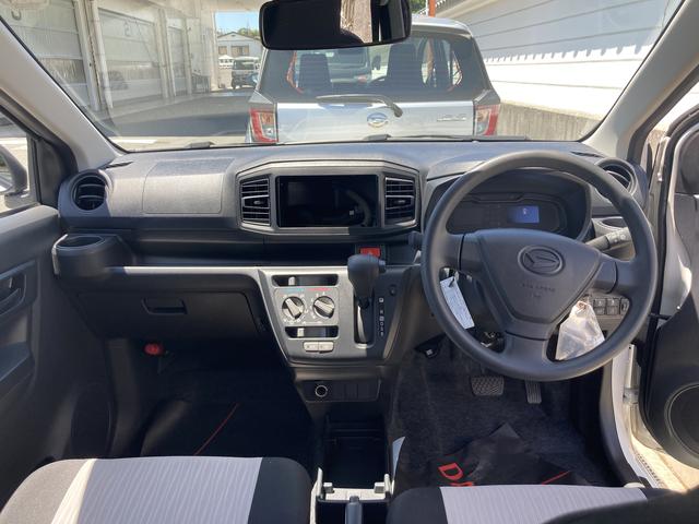 ミライースＬ　ＳＡIII１３インチフルホイールキャップ　マルチリフレクターハロゲンヘッドランプ　可倒式ドアミラー　自発光式デジタルメーターアンバーイルミネーションメーター　マニュアルエアコン（ダイヤル式）　キーレスエントリー（静岡県）の中古車