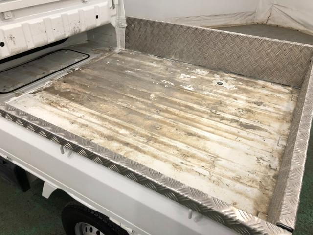 スーパーキャリイX 4WD/走行16184キロ/CDチューナー/マット1年保証距離無制限 走行距離16184キロ マニュアル車 4WD CDチューナー フロアマット 荷台作業灯 マニュアルエアコン(埼玉県)の中古車