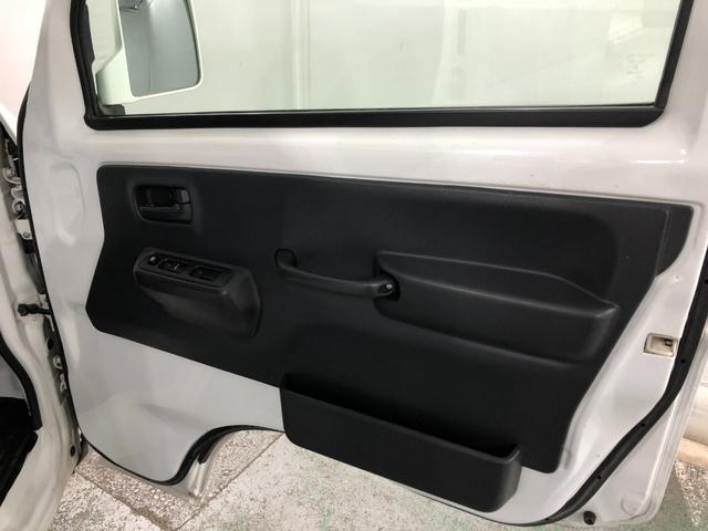 スーパーキャリイX 4WD/走行16184キロ/CDチューナー/マット1年保証距離無制限 走行距離16184キロ マニュアル車 4WD CDチューナー フロアマット 荷台作業灯 マニュアルエアコン(埼玉県)の中古車