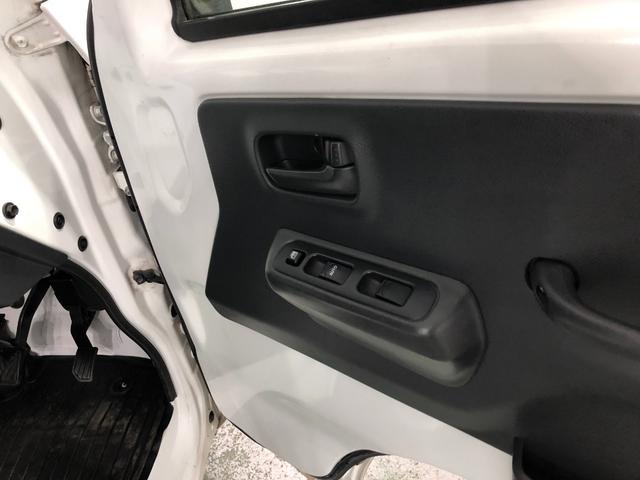 スーパーキャリイX 4WD/走行16184キロ/CDチューナー/マット1年保証距離無制限 走行距離16184キロ マニュアル車 4WD CDチューナー フロアマット 荷台作業灯 マニュアルエアコン(埼玉県)の中古車