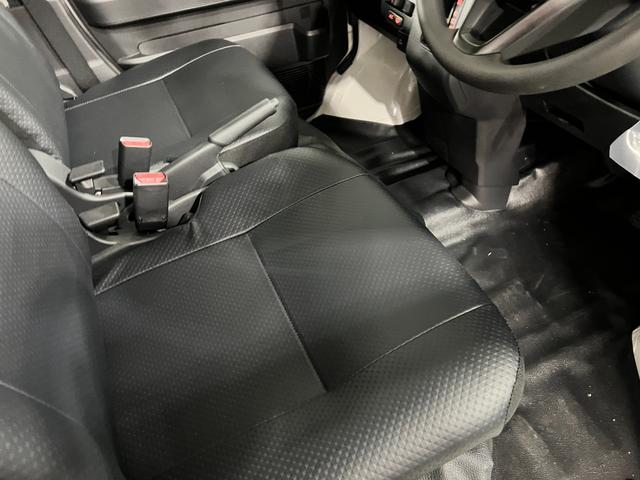 ハイゼットカーゴスペシャル　走行６キロ／ＦＭＡＭラジオ／オートライト１年保証距離無制限　走行距離６キロ　ＦＭＡＭラジオ　助手席エアバック　クリアランスソナー　オートマチックハイビーム　オートライト　アイドリングストップ　両側スライドドア（埼玉県）の中古車