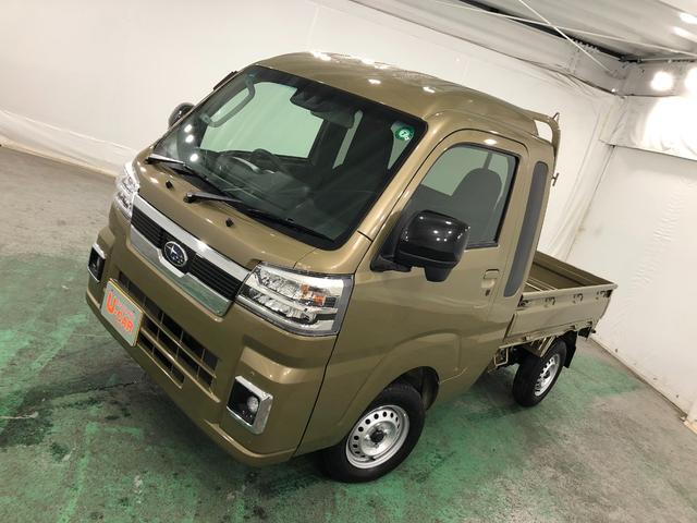 サンバートラックグランドキャブ　４ＷＤ　走行距離１３キロ　大型荷台作業灯１年保証距離無制限　走行距離１３キロ　４ＷＤ　大型荷台作業灯　オートライト　ＬＥＤヘッドランプ　アイドリングストップ　プッシュボタンスタート（埼玉県）の中古車