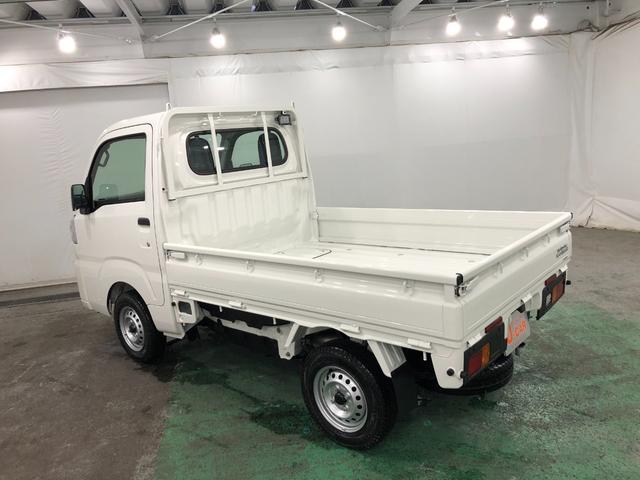 サンバートラックＴＡ　走行距離１６キロ／４ＷＤ／ＭＴ車／ＦＭＡＭラジオ１年保証距離無制限　走行距離１６キロ　４ＷＤ　ＭＴ車　ＦＭＡＭラジオ　オートライト　アイドリングストップ　大型荷台作業灯（埼玉県）の中古車