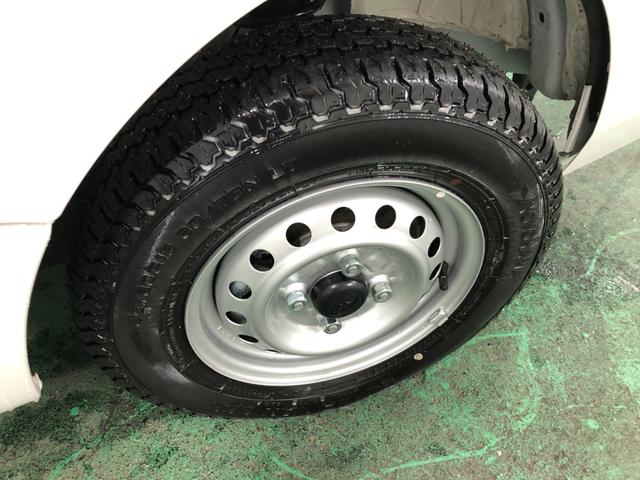 サンバートラックＴＡ　走行距離１６キロ／４ＷＤ／ＭＴ車／ＦＭＡＭラジオ１年保証距離無制限　走行距離１６キロ　４ＷＤ　ＭＴ車　ＦＭＡＭラジオ　オートライト　アイドリングストップ　大型荷台作業灯（埼玉県）の中古車