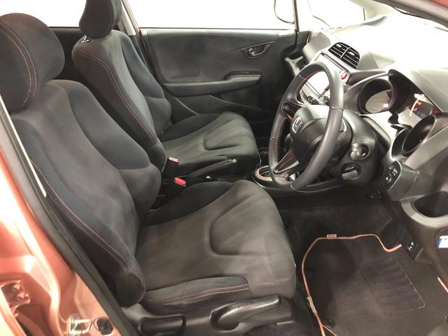 フィットシーズ　車検整備・純正ワンセグナビ・ＥＴＣ１年保証距離無制限　走行距離１１０７４６キロ　純正ワンセグナビ　純正カーペットマット　ロングバイザー　車検整備付　マニュアルエアコン（埼玉県）の中古車