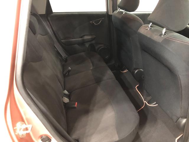 フィットシーズ　車検整備・純正ワンセグナビ・ＥＴＣ１年保証距離無制限　走行距離１１０７４６キロ　純正ワンセグナビ　純正カーペットマット　ロングバイザー　車検整備付　マニュアルエアコン（埼玉県）の中古車