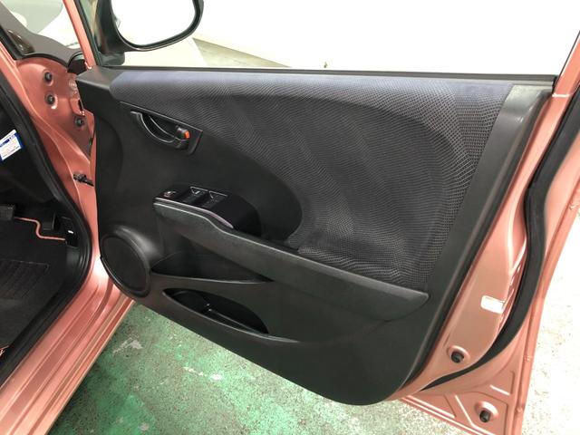フィットシーズ　車検整備・純正ワンセグナビ・ＥＴＣ１年保証距離無制限　走行距離１１０７４６キロ　純正ワンセグナビ　純正カーペットマット　ロングバイザー　車検整備付　マニュアルエアコン（埼玉県）の中古車