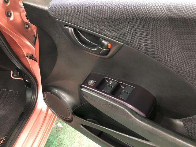 フィットシーズ　車検整備・純正ワンセグナビ・ＥＴＣ１年保証距離無制限　走行距離１１０７４６キロ　純正ワンセグナビ　純正カーペットマット　ロングバイザー　車検整備付　マニュアルエアコン（埼玉県）の中古車