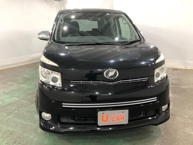 ヴォクシーＺＳ　煌II　車検整備付／走行距離７０４００キロ／純正マット１年保証距離無制限　走行距離７０４００キロ　純正カーペットマット　助手席エアバッグ　オートライト　ＨＩＤヘッドランプ　両側電動スライドドア　電動格納式ドアミラー（埼玉県）の中古車