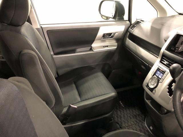ヴォクシーＺＳ　煌II　車検整備付／走行距離７０４００キロ／純正マット１年保証距離無制限　走行距離７０４００キロ　純正カーペットマット　助手席エアバッグ　オートライト　ＨＩＤヘッドランプ　両側電動スライドドア　電動格納式ドアミラー（埼玉県）の中古車