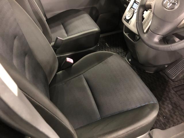 ヴォクシーＺＳ　煌II　車検整備付／走行距離７０４００キロ／純正マット１年保証距離無制限　走行距離７０４００キロ　純正カーペットマット　助手席エアバッグ　オートライト　ＨＩＤヘッドランプ　両側電動スライドドア　電動格納式ドアミラー（埼玉県）の中古車