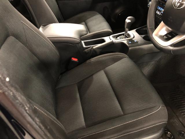 ハイラックスＺ　４ＷＤ／軽油／車検整備付／走行距離２９５８６キロ／ナビ１年保証距離無制限　走行距離２９５８６キロ　４ＷＤ　軽油　走行距離２９５８６キロ　フルセグナビ　ブルートゥース　ドラレコ　フロアマット　サイドエアバッグ　ＬＥＤヘッドランプ　アイドリングストップ（埼玉県）の中古車