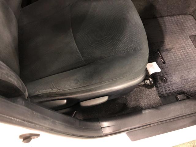 プリウスＳツーリングセレクション　修復歴／車検整備付／純正マット１年保証距離無制限　走行距離１１２０４３キロ　車検整備付　純正カーペットマット　助手席エアバッグ　サイドエアバッグ　オートライト　ＬＥＤヘッドランプ　電動格納式ドアミラー（埼玉県）の中古車