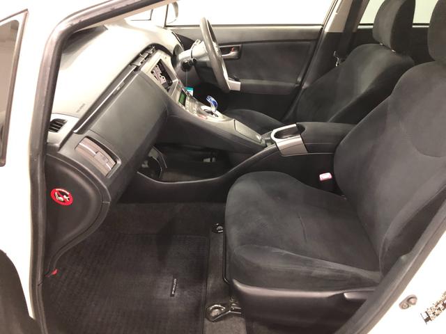 プリウスＳツーリングセレクション　修復歴／車検整備付／純正マット１年保証距離無制限　走行距離１１２０４３キロ　車検整備付　純正カーペットマット　助手席エアバッグ　サイドエアバッグ　オートライト　ＬＥＤヘッドランプ　電動格納式ドアミラー（埼玉県）の中古車