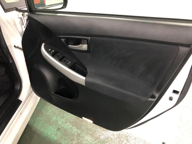 プリウスＳツーリングセレクション　修復歴／車検整備付／純正マット１年保証距離無制限　走行距離１１２０４３キロ　車検整備付　純正カーペットマット　助手席エアバッグ　サイドエアバッグ　オートライト　ＬＥＤヘッドランプ　電動格納式ドアミラー（埼玉県）の中古車
