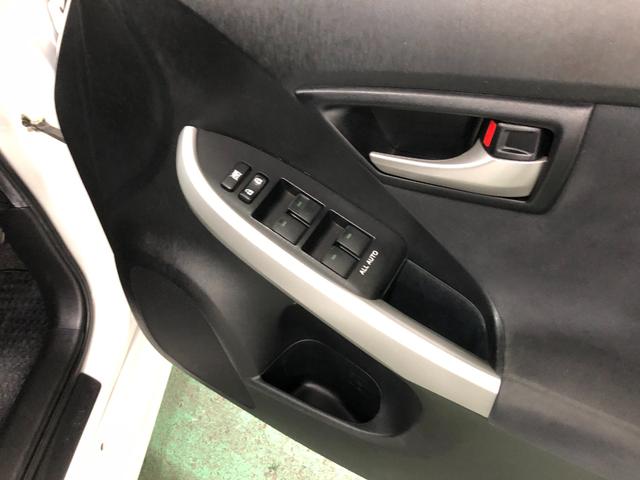 プリウスＳツーリングセレクション　修復歴／車検整備付／純正マット１年保証距離無制限　走行距離１１２０４３キロ　車検整備付　純正カーペットマット　助手席エアバッグ　サイドエアバッグ　オートライト　ＬＥＤヘッドランプ　電動格納式ドアミラー（埼玉県）の中古車