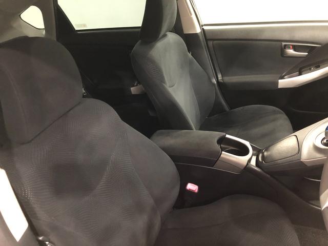 プリウスＳツーリングセレクション　修復歴／車検整備付／純正マット１年保証距離無制限　走行距離１１２０４３キロ　車検整備付　純正カーペットマット　助手席エアバッグ　サイドエアバッグ　オートライト　ＬＥＤヘッドランプ　電動格納式ドアミラー（埼玉県）の中古車