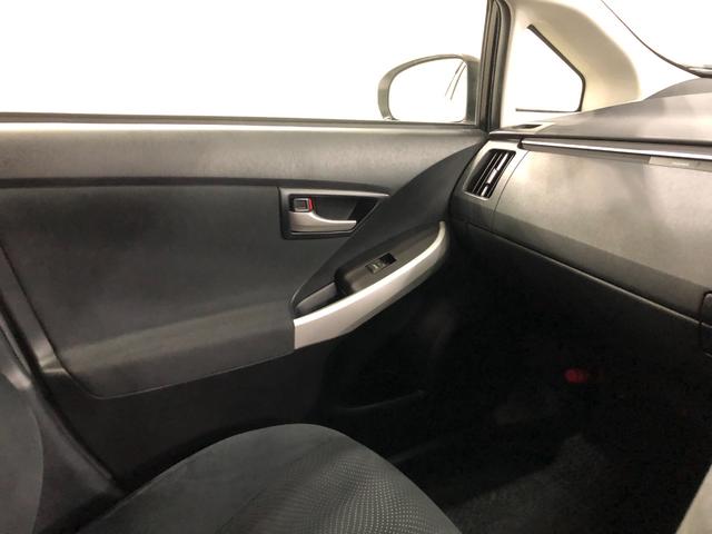 プリウスＳツーリングセレクション　修復歴／車検整備付／純正マット１年保証距離無制限　走行距離１１２０４３キロ　車検整備付　純正カーペットマット　助手席エアバッグ　サイドエアバッグ　オートライト　ＬＥＤヘッドランプ　電動格納式ドアミラー（埼玉県）の中古車