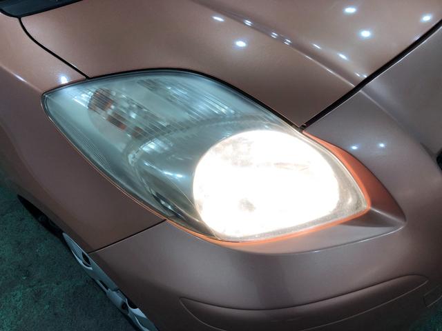 ヴィッツＵ　車検整備付／走行距離２１８０１キロ／ＣＤチューナー１年保証距離無制限　走行距離２１８０１キロ　ＣＤチューナー　純正カーペットマット　ロングバイザー　助手席エアバッグ　オートエアコン　電動格納式ドアミラー（埼玉県）の中古車