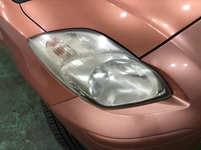 ヴィッツＵ　車検整備付／走行距離２１８０１キロ／ＣＤチューナー１年保証距離無制限　走行距離２１８０１キロ　ＣＤチューナー　純正カーペットマット　ロングバイザー　助手席エアバッグ　オートエアコン　電動格納式ドアミラー（埼玉県）の中古車