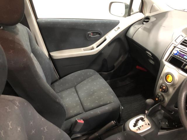 ヴィッツＵ　車検整備付／走行距離２１８０１キロ／ＣＤチューナー１年保証距離無制限　走行距離２１８０１キロ　ＣＤチューナー　純正カーペットマット　ロングバイザー　助手席エアバッグ　オートエアコン　電動格納式ドアミラー（埼玉県）の中古車