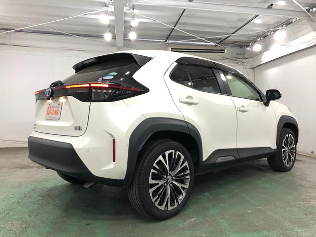 ヤリスクロスハイブリッドＺ　車検整備付／走行５２２１キロ／ナビ／ＥＴＣ１年保証距離無制限　走行５２２１キロ　ナビ　全周囲モニター　Ｃソナー　オートマチックハイビーム　オートライト　シートヒーター　サイドエアバッグ　助手席エアバック　純正マット　Ｂｌｕｅｔｏｏｔｈ（埼玉県）の中古車