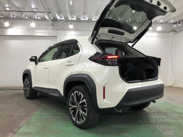 ヤリスクロスハイブリッドＺ　車検整備付／走行５２２１キロ／ナビ／ＥＴＣ１年保証距離無制限　走行５２２１キロ　ナビ　全周囲モニター　Ｃソナー　オートマチックハイビーム　オートライト　シートヒーター　サイドエアバッグ　助手席エアバック　純正マット　Ｂｌｕｅｔｏｏｔｈ（埼玉県）の中古車