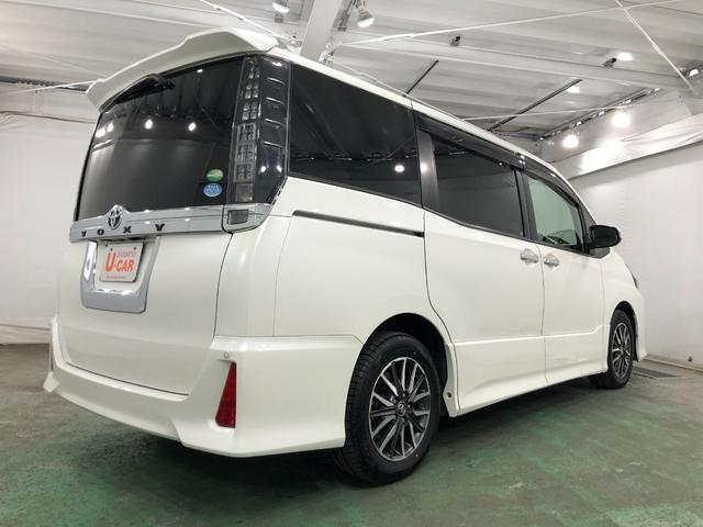 ヴォクシーＺＳ　車検整備付／走行８６３１８キロ／ナビ／後席モニター１年保証距離無制限　擦り傷　走行８６３１８キロ　後席モニター　ナビ　バックカメラ　ＥＴＣ　Ｃソナー　オートライト　ＬＥＤヘッドランプ　アイドリングストップ　両側電動スライドドア　Ｂｌｕｅｔｏｏｔｈ（埼玉県）の中古車