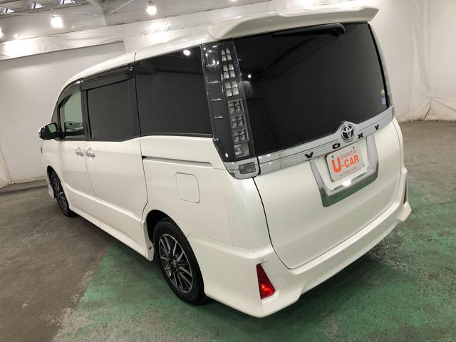 ヴォクシーＺＳ　車検整備付／走行８６３１８キロ／ナビ／後席モニター１年保証距離無制限　擦り傷　走行８６３１８キロ　後席モニター　ナビ　バックカメラ　ＥＴＣ　Ｃソナー　オートライト　ＬＥＤヘッドランプ　アイドリングストップ　両側電動スライドドア　Ｂｌｕｅｔｏｏｔｈ（埼玉県）の中古車