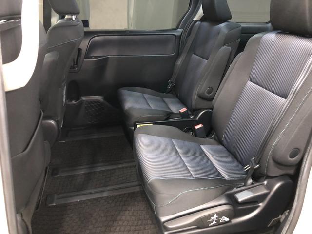 ヴォクシーＺＳ　車検整備付／走行８６３１８キロ／ナビ／後席モニター１年保証距離無制限　擦り傷　走行８６３１８キロ　後席モニター　ナビ　バックカメラ　ＥＴＣ　Ｃソナー　オートライト　ＬＥＤヘッドランプ　アイドリングストップ　両側電動スライドドア　Ｂｌｕｅｔｏｏｔｈ（埼玉県）の中古車