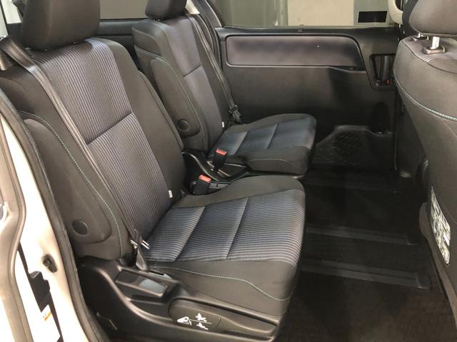 ヴォクシーＺＳ　車検整備付／走行８６３１８キロ／ナビ／後席モニター１年保証距離無制限　擦り傷　走行８６３１８キロ　後席モニター　ナビ　バックカメラ　ＥＴＣ　Ｃソナー　オートライト　ＬＥＤヘッドランプ　アイドリングストップ　両側電動スライドドア　Ｂｌｕｅｔｏｏｔｈ（埼玉県）の中古車