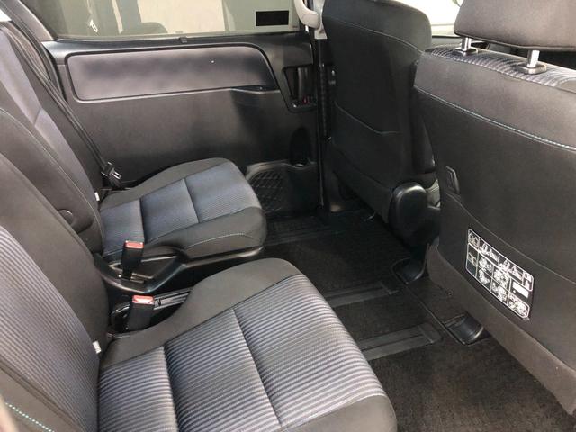 ヴォクシーＺＳ　車検整備付／走行８６３１８キロ／ナビ／後席モニター１年保証距離無制限　擦り傷　走行８６３１８キロ　後席モニター　ナビ　バックカメラ　ＥＴＣ　Ｃソナー　オートライト　ＬＥＤヘッドランプ　アイドリングストップ　両側電動スライドドア　Ｂｌｕｅｔｏｏｔｈ（埼玉県）の中古車