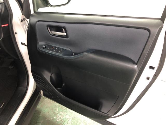 ヴォクシーＺＳ　車検整備付／走行８６３１８キロ／ナビ／後席モニター１年保証距離無制限　擦り傷　走行８６３１８キロ　後席モニター　ナビ　バックカメラ　ＥＴＣ　Ｃソナー　オートライト　ＬＥＤヘッドランプ　アイドリングストップ　両側電動スライドドア　Ｂｌｕｅｔｏｏｔｈ（埼玉県）の中古車
