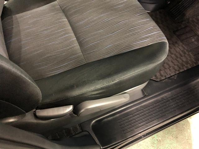ノアＳｉ　走行距離９８７４５キロ／ワンセグナビ／バックカメラ１年保証距離無制限　走行距離９８７４５キロ　ワンセグナビ　バックカメラ　ブルートゥース　純正マット　オートライト　ＨＩＤヘッドランプ（埼玉県）の中古車