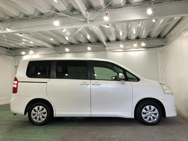 ノアＸ　車検整備付／走行距離８０４６７キロ／ＴＶレスナビ１年保証距離無制限　走行距離８０４６７キロ　車検整備付　ＴＶレスナビ　純正カーペットマット　助手席エアバッグ　ドリンクホルダー　オートエアコン（埼玉県）の中古車