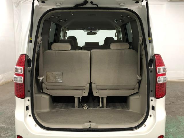 ノアＸ　車検整備付／走行距離８０４６７キロ／ＴＶレスナビ１年保証距離無制限　走行距離８０４６７キロ　車検整備付　ＴＶレスナビ　純正カーペットマット　助手席エアバッグ　ドリンクホルダー　オートエアコン（埼玉県）の中古車