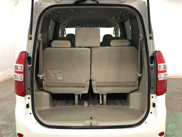 ノアＸ　車検整備付／走行距離８０４６７キロ／ＴＶレスナビ１年保証距離無制限　走行距離８０４６７キロ　車検整備付　ＴＶレスナビ　純正カーペットマット　助手席エアバッグ　ドリンクホルダー　オートエアコン（埼玉県）の中古車