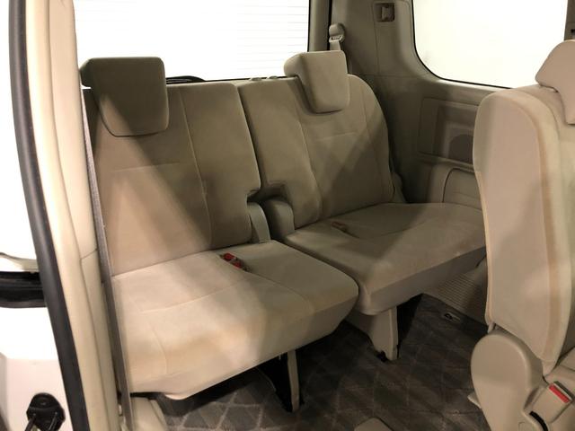ノアＸ　車検整備付／走行距離８０４６７キロ／ＴＶレスナビ１年保証距離無制限　走行距離８０４６７キロ　車検整備付　ＴＶレスナビ　純正カーペットマット　助手席エアバッグ　ドリンクホルダー　オートエアコン（埼玉県）の中古車