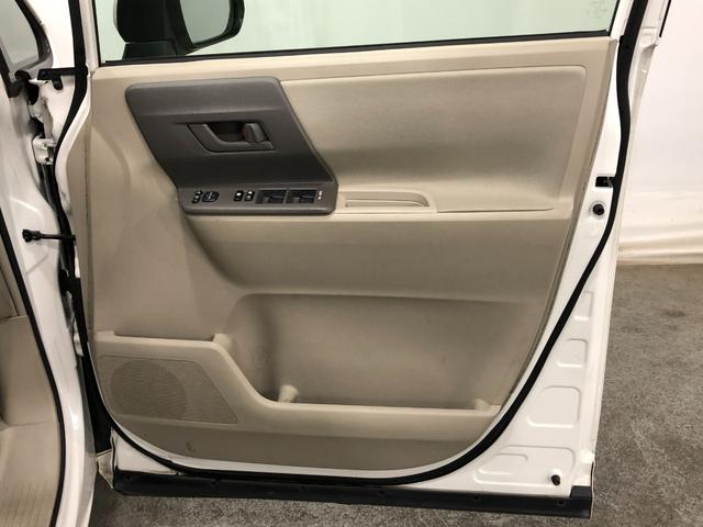 ノアＸ　車検整備付／走行距離８０４６７キロ／ＴＶレスナビ１年保証距離無制限　走行距離８０４６７キロ　車検整備付　ＴＶレスナビ　純正カーペットマット　助手席エアバッグ　ドリンクホルダー　オートエアコン（埼玉県）の中古車