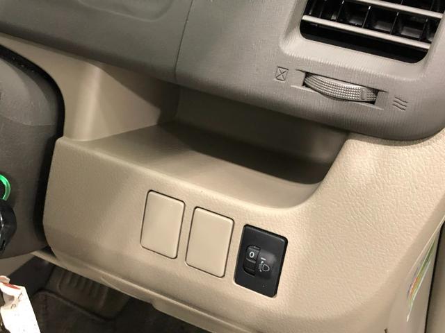 ノアＸ　車検整備付／走行距離８０４６７キロ／ＴＶレスナビ１年保証距離無制限　走行距離８０４６７キロ　車検整備付　ＴＶレスナビ　純正カーペットマット　助手席エアバッグ　ドリンクホルダー　オートエアコン（埼玉県）の中古車